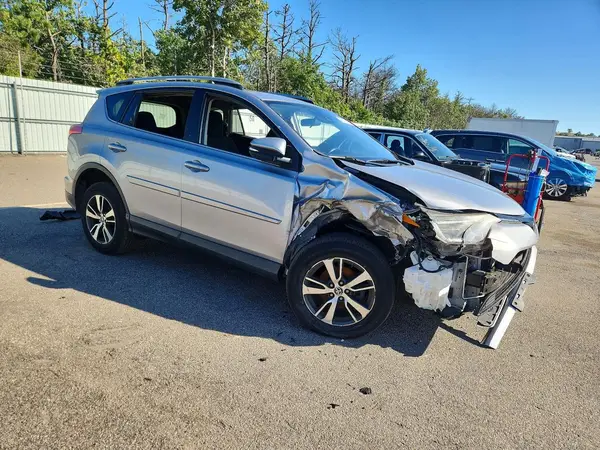 JTMRFREV8JD237554 — 2018 Toyota RAV4, фото 4 с аукциона Copart 07.10.2026, Передняя часть