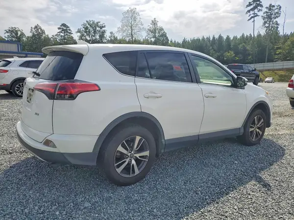 JTMWFREVXJJ203104 — 2018 Toyota RAV4, фото 3 с аукциона Copart 08.10.2026, Боковая часть