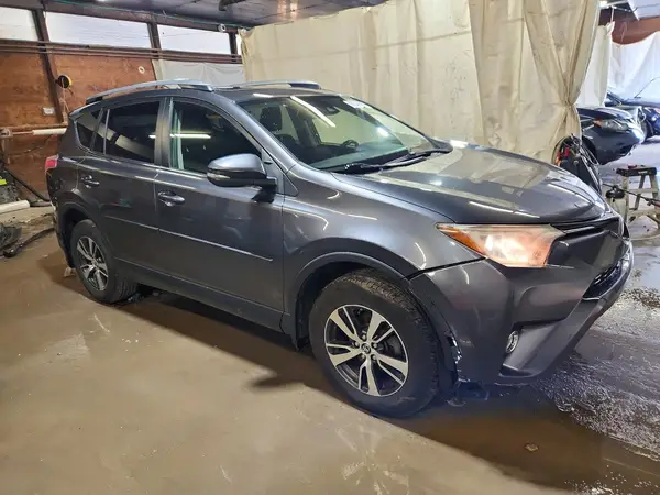 JTMRFREV5JJ724504 — 2018 Toyota RAV4, фото 4 с аукциона Copart 01.10.2026, Боковая часть