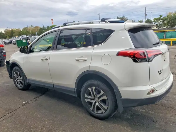 JTMBFREV3JJ225282 — 2018 Toyota RAV4, фото 2 с аукциона Copart 13.10.2026, Передняя часть