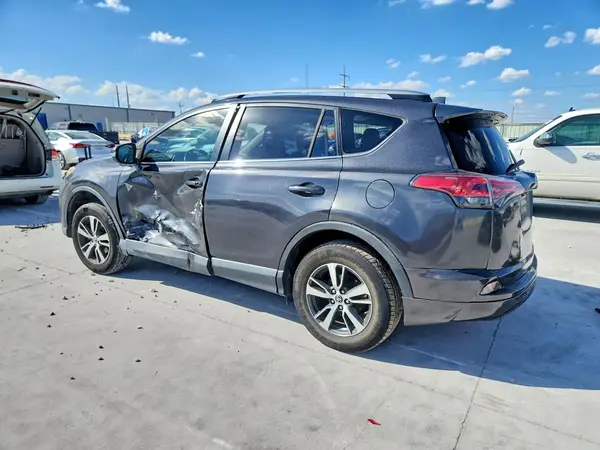 JTMWFREV1JJ171630 — 2018 Toyota RAV4, фото 2 с аукциона Copart, Боковая часть