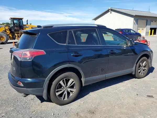 JTMRFREV0JJ721221 — 2018 Toyota RAV4, фото 3 с аукциона Copart 02.10.2026, Передняя часть