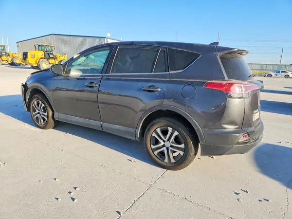 2T3ZFREV4JW410456 — 2018 Toyota RAV4, фото 2 с аукциона Copart, Передняя часть