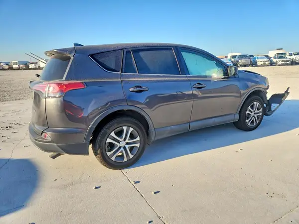2T3ZFREV4JW410456 — 2018 Toyota RAV4, фото 3 с аукциона Copart, Передняя часть