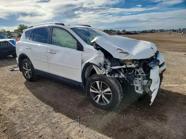 JTMRFREV9JJ198801 — 2018 Toyota RAV4, фото 4 с аукциона Copart 13.10.2026, Передняя часть