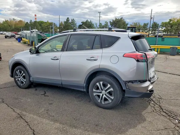 JTMBFREV4JJ257951 — 2018 Toyota RAV4, фото 2 с аукциона Copart, Задняя часть
