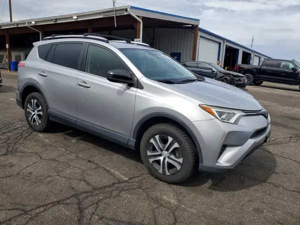 JTMBFREV4JJ257951 — 2018 Toyota RAV4, фото 4 с аукциона Copart, Задняя часть
