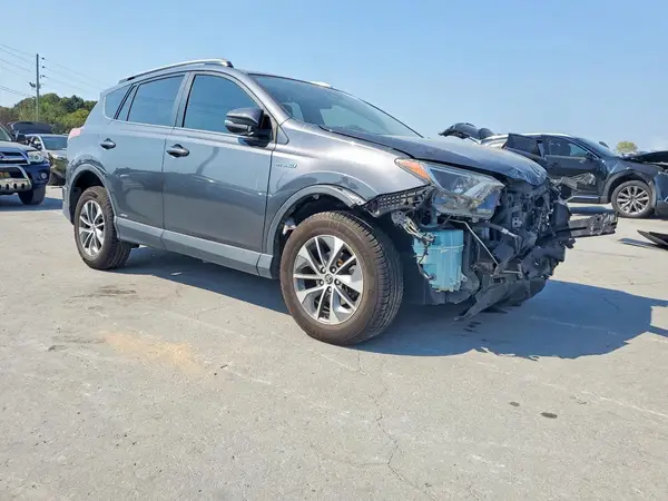 JTMRJREV2JD191699 — 2018 Toyota RAV4, фото 4 с аукциона Copart 05.10.2026, Передняя часть