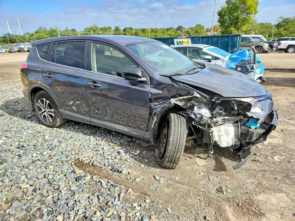JTMZFREV6JJ736158 — 2018 Toyota RAV4, фото 4 с аукциона Copart, Повреждения снизу