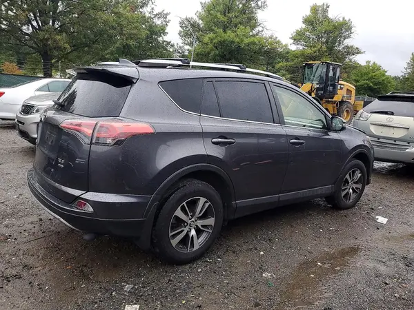JTMRFREVXJJ210440 — 2018 Toyota RAV4, фото 3 с аукциона Copart, Передняя часть