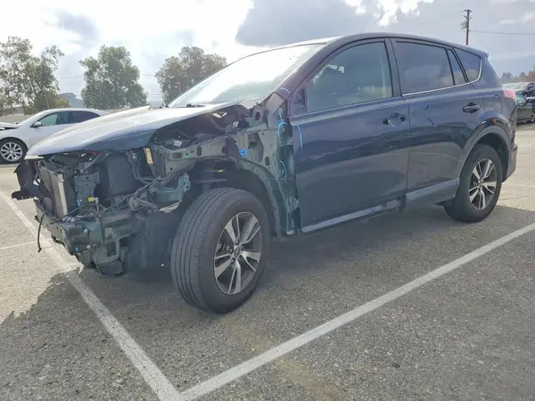 JTMWFREV4JJ752054 — 2018 Toyota RAV4, Передняя часть (Front End), фото до ремонта