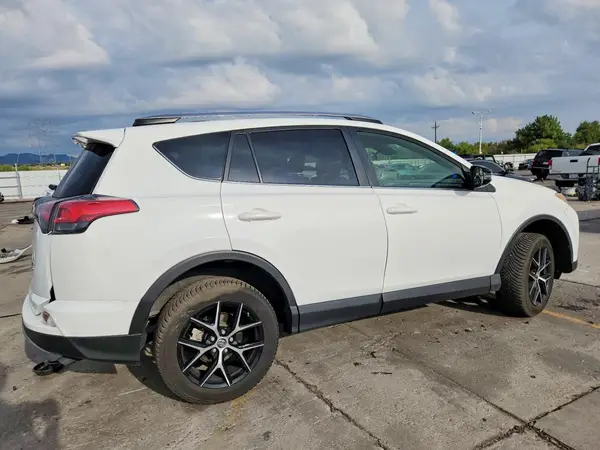 JTMJFREV9JJ251512 — 2018 Toyota RAV4, фото 3 с аукциона Copart, Боковая часть