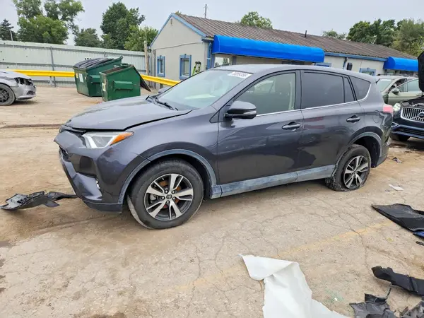 JTMWFREV4JJ173842 — 2018 Toyota RAV4, Передняя часть (Front End), фото до ремонта