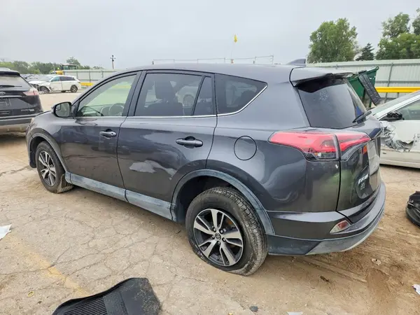 JTMWFREV4JJ173842 — 2018 Toyota RAV4, фото 2 с аукциона Copart, Передняя часть