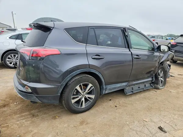 JTMWFREV4JJ173842 — 2018 Toyota RAV4, фото 3 с аукциона Copart, Передняя часть