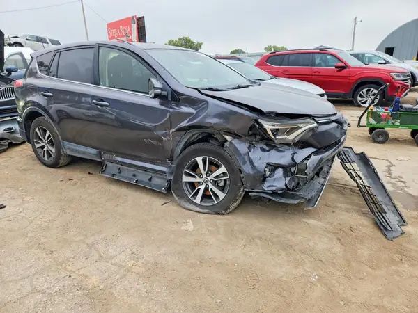JTMWFREV4JJ173842 — 2018 Toyota RAV4, фото 4 с аукциона Copart, Передняя часть