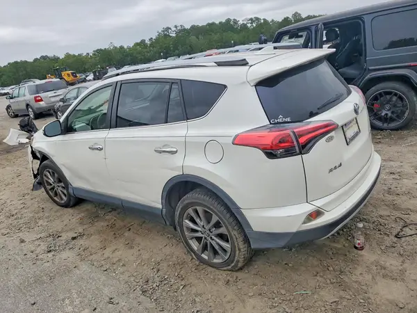 JTMYFREV0JJ150468 — 2018 Toyota RAV4, фото 2 с аукциона Copart, Передняя часть