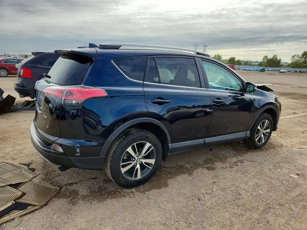 2T3WFREV9JW484538 — 2018 Toyota RAV4, фото 3 с аукциона Copart, Передняя часть