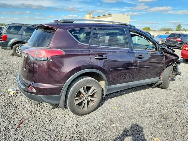 2T3WFREV6JW458270 — 2018 Toyota RAV4, фото 3 с аукциона Copart, Передняя часть