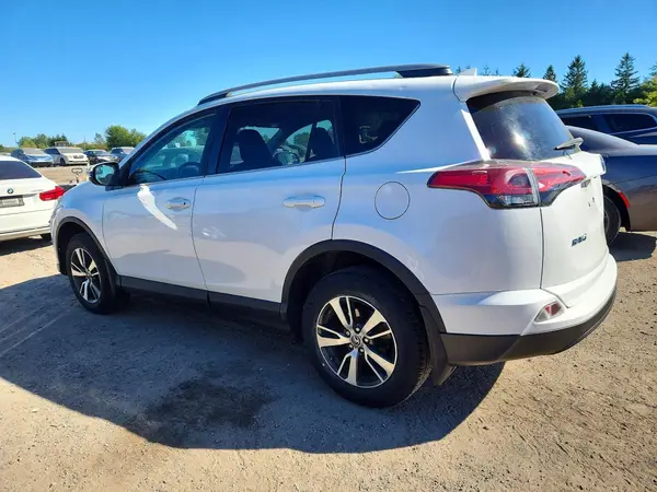 2T3ZFREV8JW418608 — 2018 Toyota RAV4, фото 2 с аукциона Copart 08.10.2026, Град