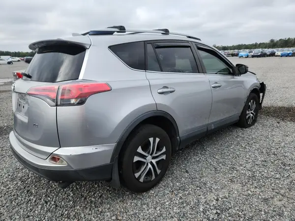 JTMZFREV9JJ175891 — 2018 Toyota RAV4, фото 3 с аукциона Copart 02.10.2026, Передняя часть