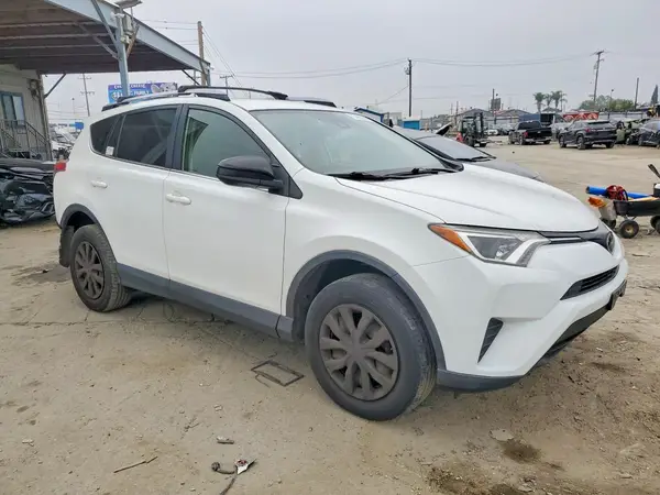 JTMZFREV4JD128976 — 2018 Toyota RAV4, фото 4 с аукциона Copart, Задняя часть
