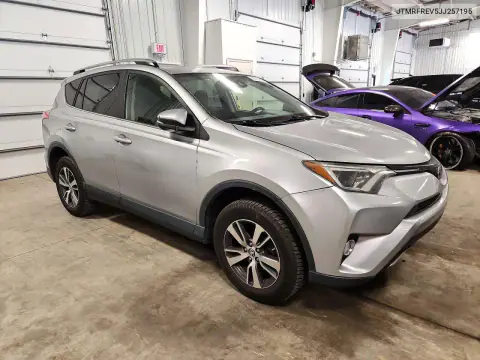 2018 Toyota Rav4 Xle VIN JTMRFREV5JJ257195 фото 4