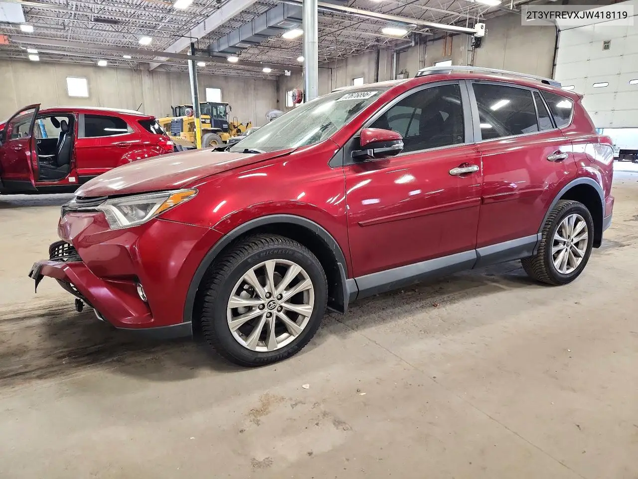 2T3YFREVXJW418119 Toyota RAV4 2018 — повреждение Передняя часть, фото до ремонта