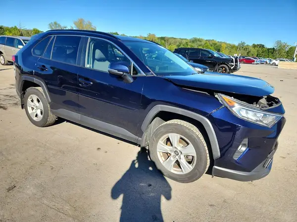 JTMP1RFV4KD507126 — 2019 Toyota RAV4, фото 4 с аукциона Copart, Боковая часть