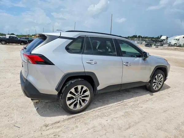 2T3C1RFV2KW042122 — 2019 Toyota RAV4, фото 3 с аукциона Copart 01.10.2026, Мелкие вмятины и царапины