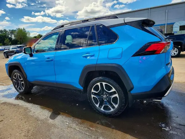 2T3J1RFV6KW041739 — 2019 Toyota RAV4, фото 2 с аукциона Copart 13.10.2026, Вандализм