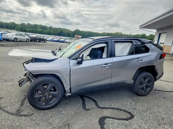 JTMEWRFV3KD518028 — 2019 Toyota RAV4, Передняя часть (Front End), фото до ремонта