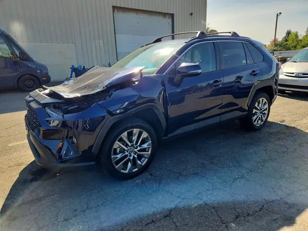2T3A1RFV8KW079781 — 2019 Toyota RAV4, Передняя часть (Front End), фото до ремонта