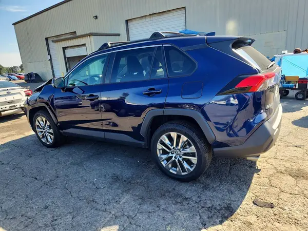 2T3A1RFV8KW079781 — 2019 Toyota RAV4, фото 2 с аукциона Copart, Передняя часть
