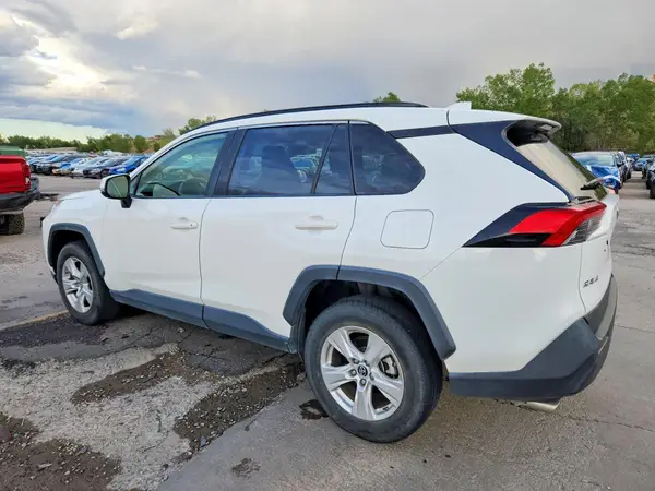 JTMP1RFV7KJ002084 — 2019 Toyota RAV4, фото 2 с аукциона Copart, Град