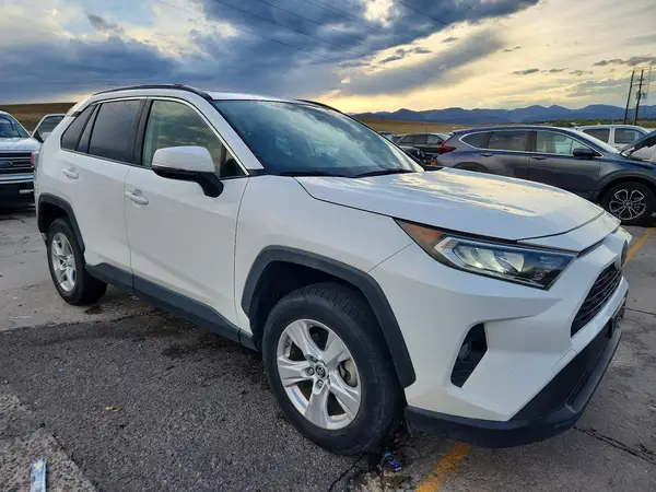 JTMP1RFV7KJ002084 — 2019 Toyota RAV4, фото 4 с аукциона Copart, Град