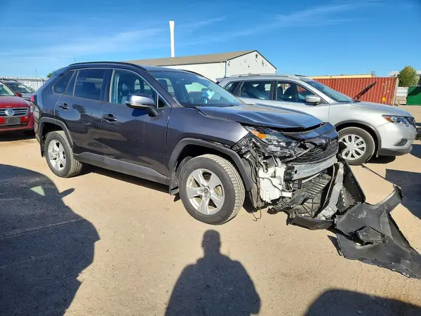 2T3B1RFV4KW014155 — 2019 Toyota RAV4, фото 4 с аукциона Copart 01.10.2026, Передняя часть