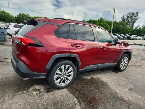 JTMC1RFV4KD036044 — 2019 Toyota RAV4, фото 3 с аукциона Copart 12.10.2026, Передняя часть