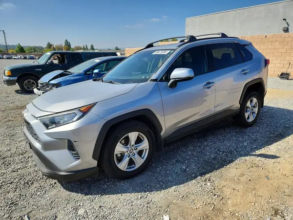 2T3W1RFVXKW022150 — 2019 Toyota RAV4, Передняя часть (Front End), фото до ремонта