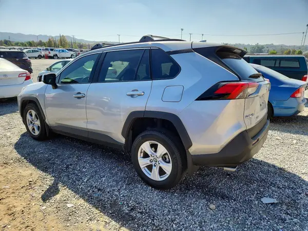2T3W1RFVXKW022150 — 2019 Toyota RAV4, фото 2 с аукциона Copart, Передняя часть