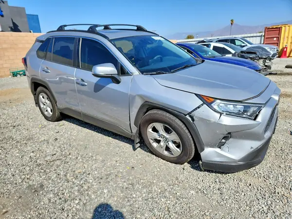 2T3W1RFVXKW022150 — 2019 Toyota RAV4, фото 4 с аукциона Copart, Передняя часть