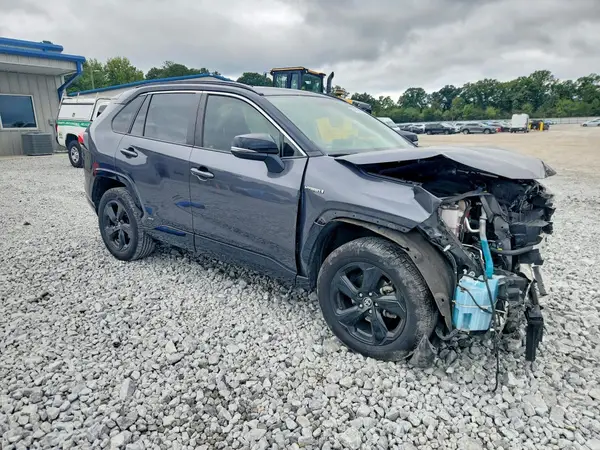 JTMEWRFV4KJ025668 — 2019 Toyota RAV4, фото 4 с аукциона Copart, Передняя часть