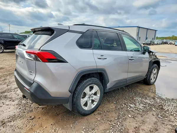 2T3P1RFV4LC076535 — 2020 Toyota RAV4, фото 3 с аукциона Copart, Передняя часть