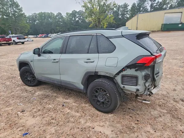 2T3W1RFV7LC072538 — 2020 Toyota RAV4, фото 2 с аукциона Copart, Задняя часть