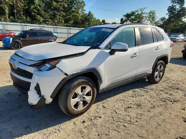 2T3P1RFV7MC153335 — 2021 Toyota RAV4, Передняя часть (Front End), фото до ремонта