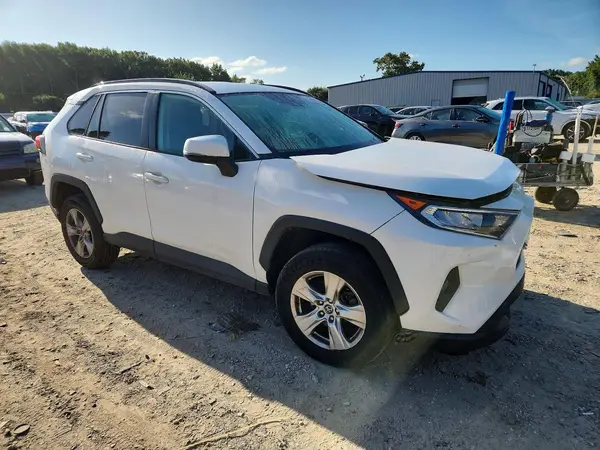 2T3P1RFV7MC153335 — 2021 Toyota RAV4, фото 4 с аукциона Copart 28.09.2026, Передняя часть