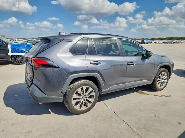 2T3C1RFV6MC148819 — 2021 Toyota RAV4, фото 3 с аукциона Copart 08.10.2026, Задняя часть