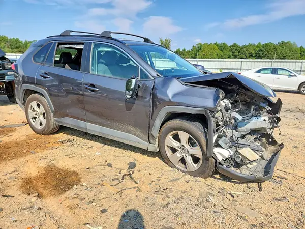 2T3W1RFV6MC152205 — 2021 Toyota RAV4, фото 4 с аукциона Copart, Передняя часть