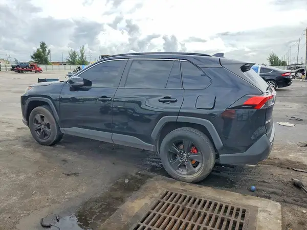 2T3W1RFV3MW147199 — 2021 Toyota RAV4, фото 2 с аукциона Copart, Боковая часть