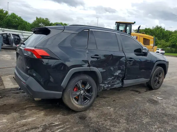 2T3W1RFV3MW147199 — 2021 Toyota RAV4, фото 3 с аукциона Copart, Боковая часть
